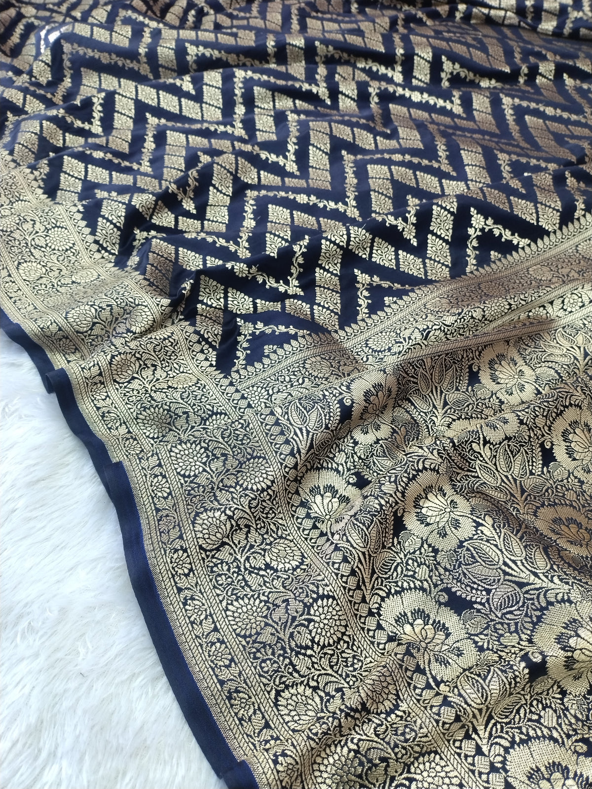 Royal Navy Blue Banarasi Mashru Silk Saree with Rich Zari Weaving WBMS51