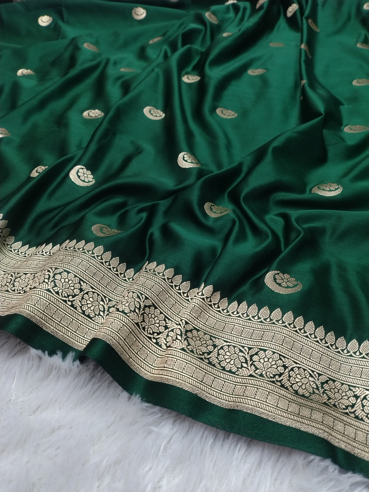 Emerald Green Banarasi Mashru Silk Saree with Gold Zari Woven Border & Pallu WBMS61