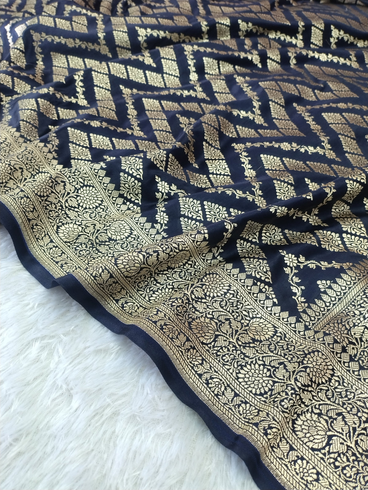 Royal Navy Blue Banarasi Mashru Silk Saree with Rich Zari Weaving WBMS51