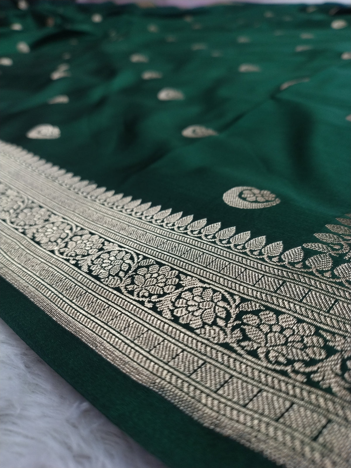 Emerald Green Banarasi Mashru Silk Saree with Gold Zari Woven Border & Pallu WBMS61