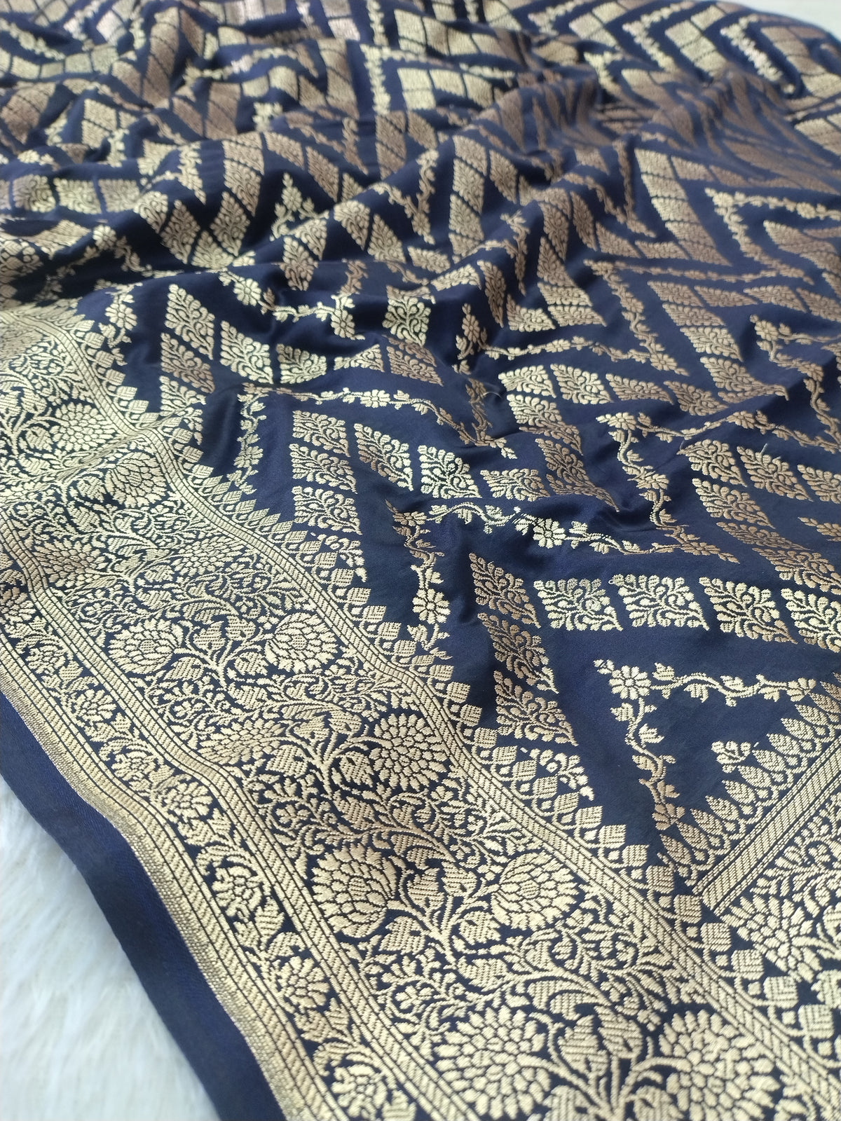 Royal Navy Blue Banarasi Mashru Silk Saree with Rich Zari Weaving WBMS51
