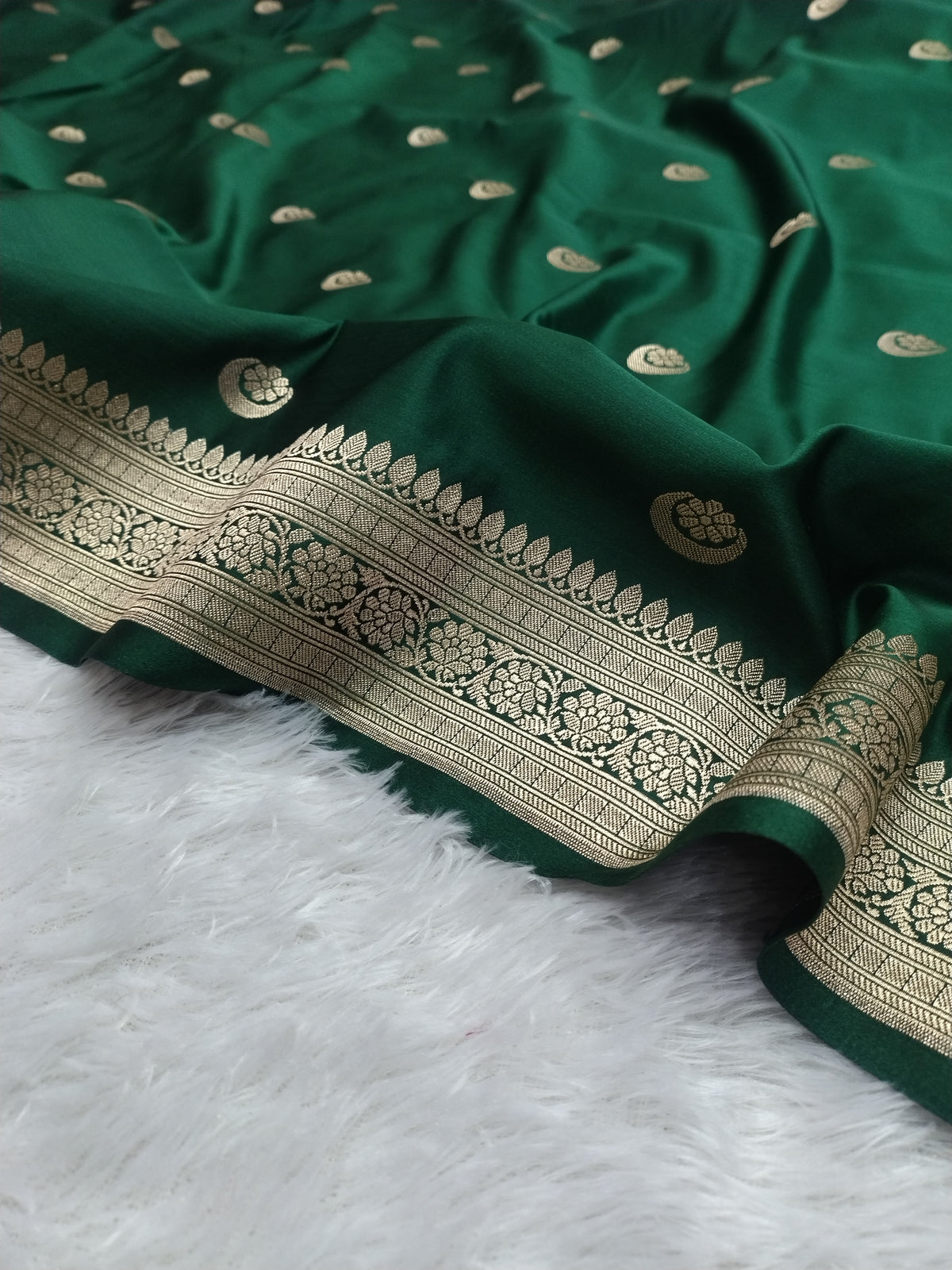 Emerald Green Banarasi Mashru Silk Saree with Gold Zari Woven Border & Pallu WBMS61